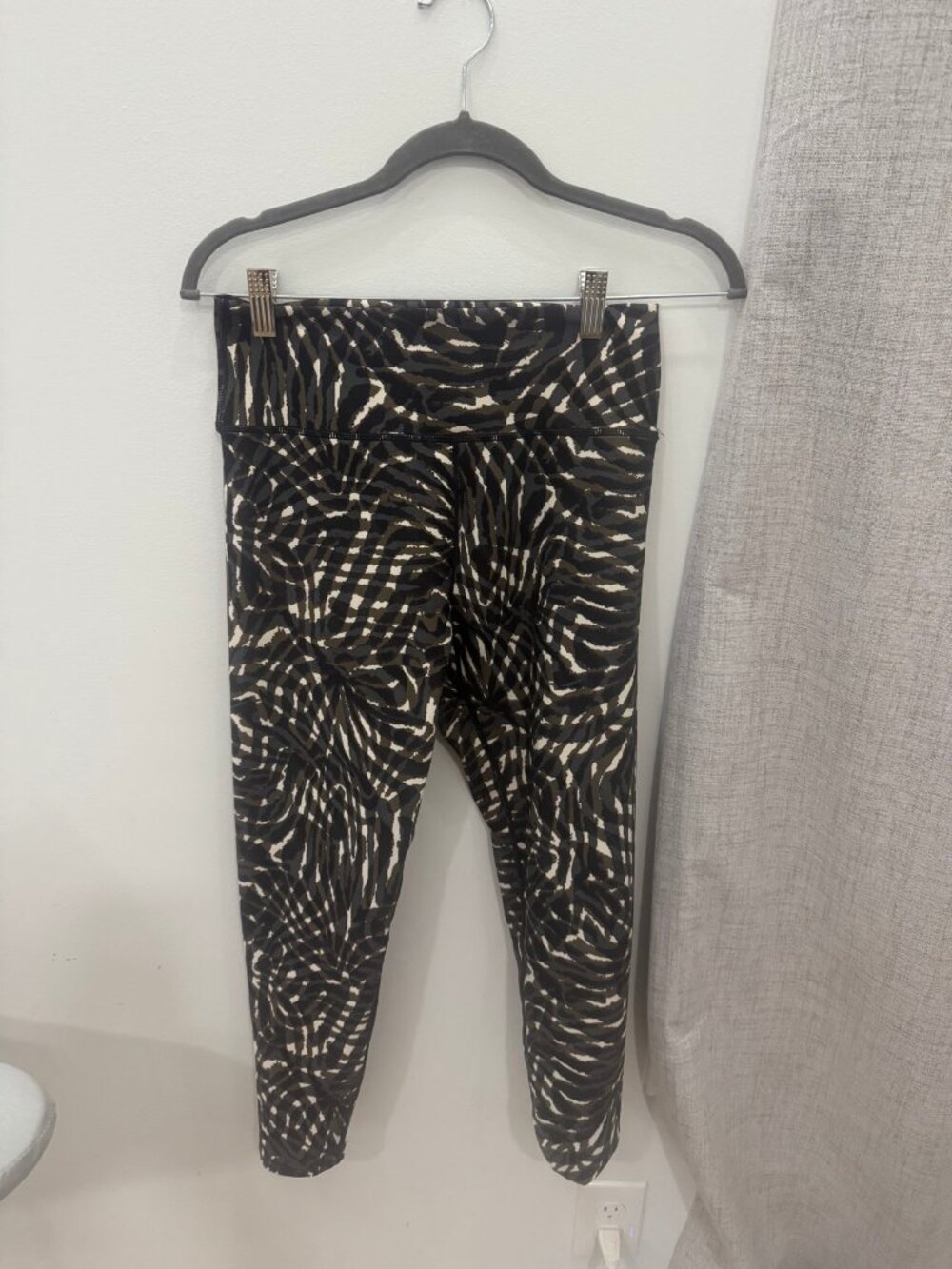 Sage Collective Zebra Animal Print Leggings Black White Olive Size L